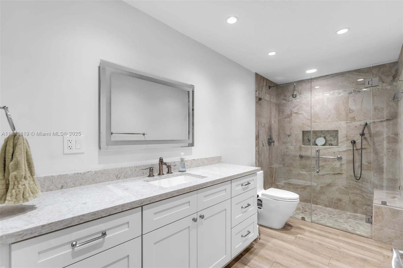 MELODY MANOR - Residential