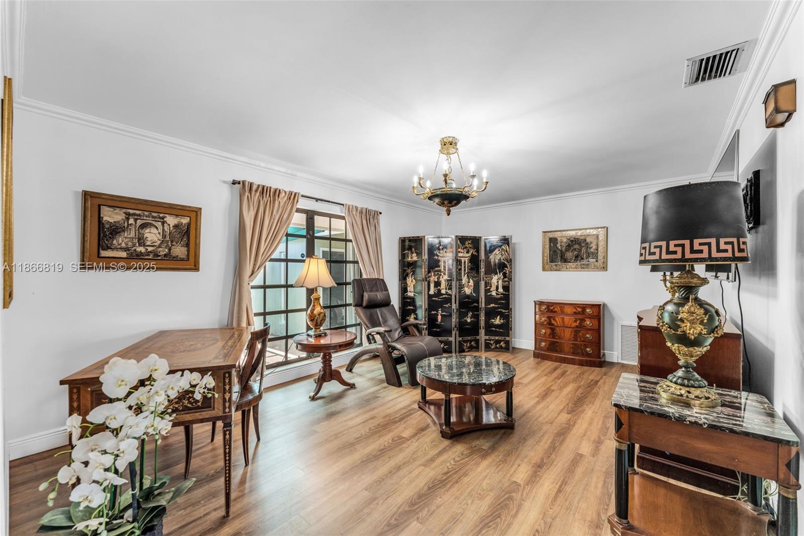 MELODY MANOR - Residential