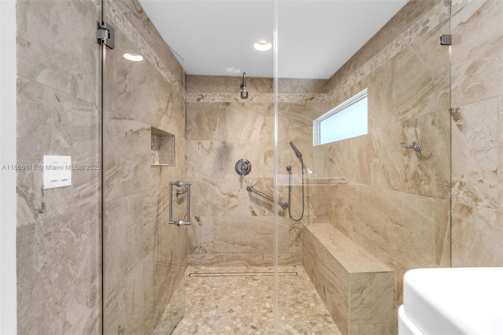 MELODY MANOR - Residential