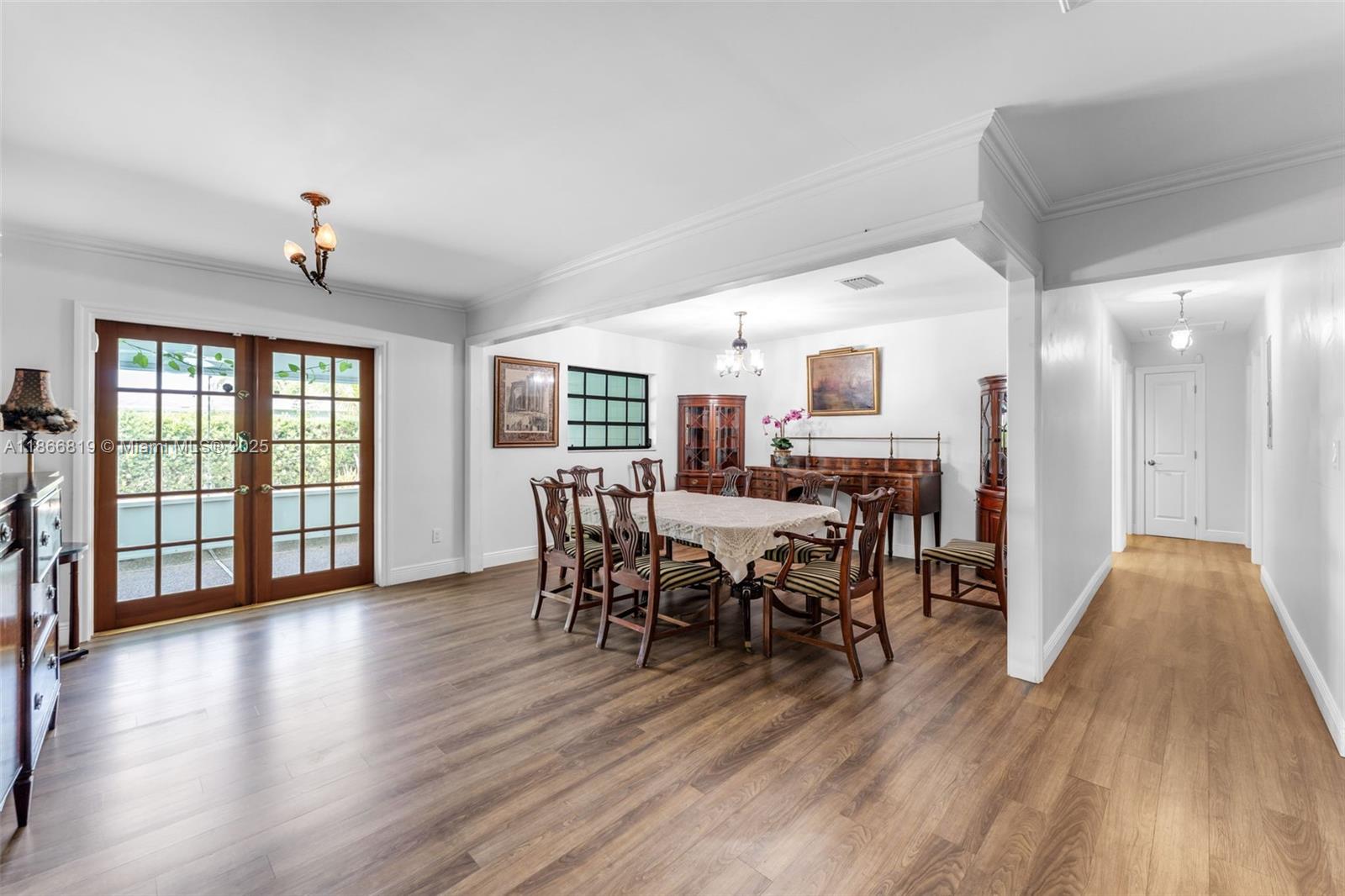 MELODY MANOR - Residential