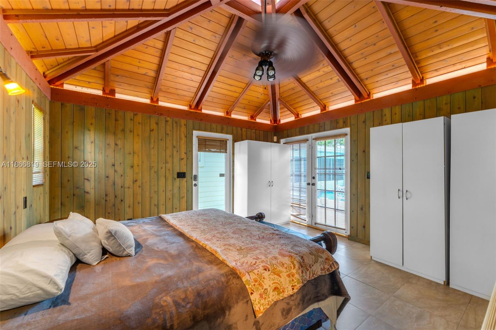 MELODY MANOR - Residential