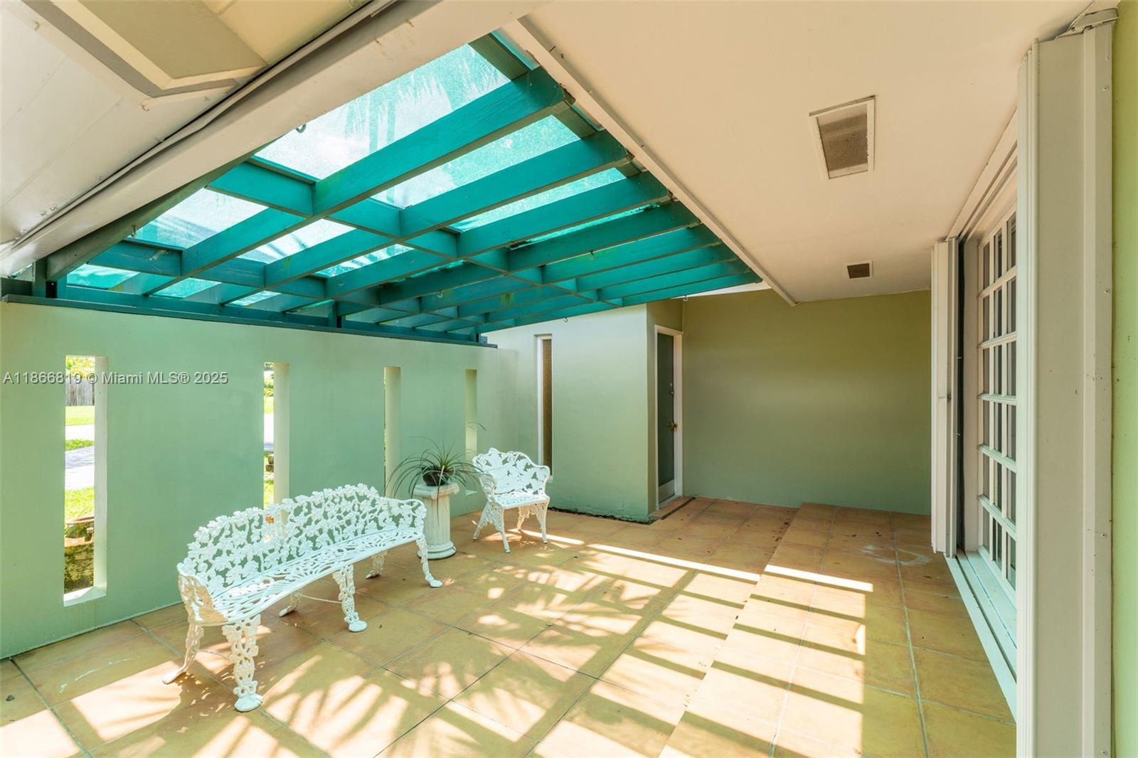 MELODY MANOR - Residential