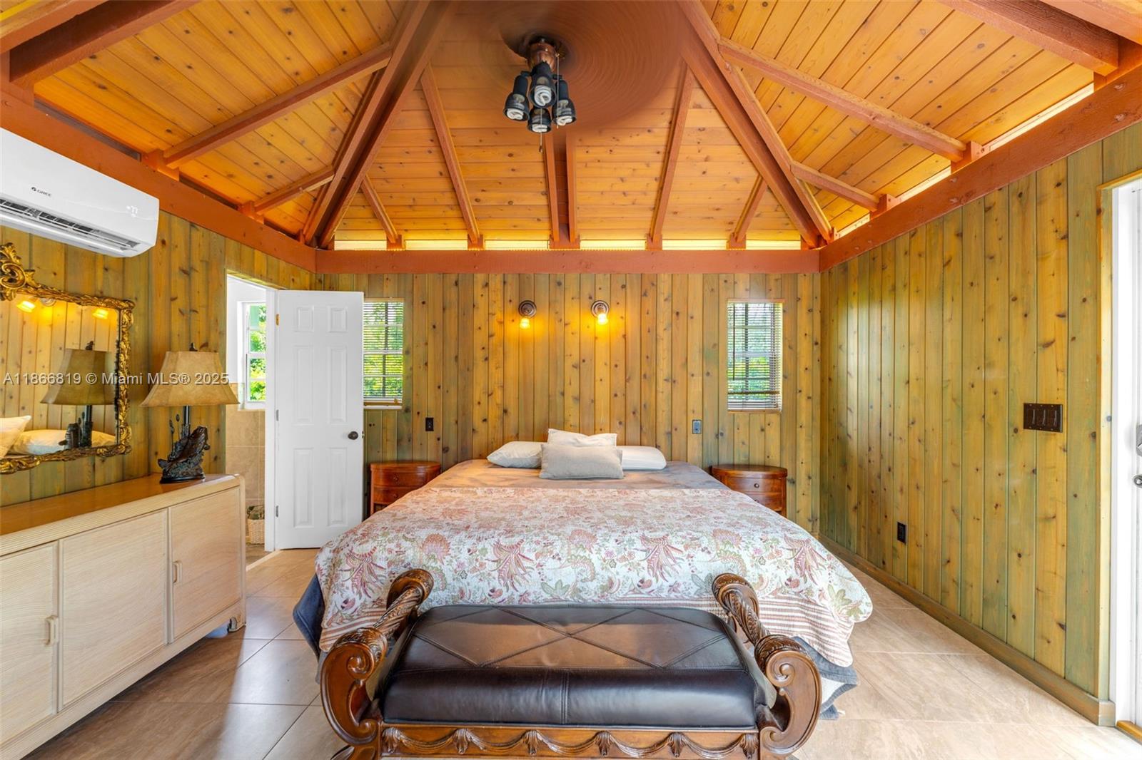 MELODY MANOR - Residential