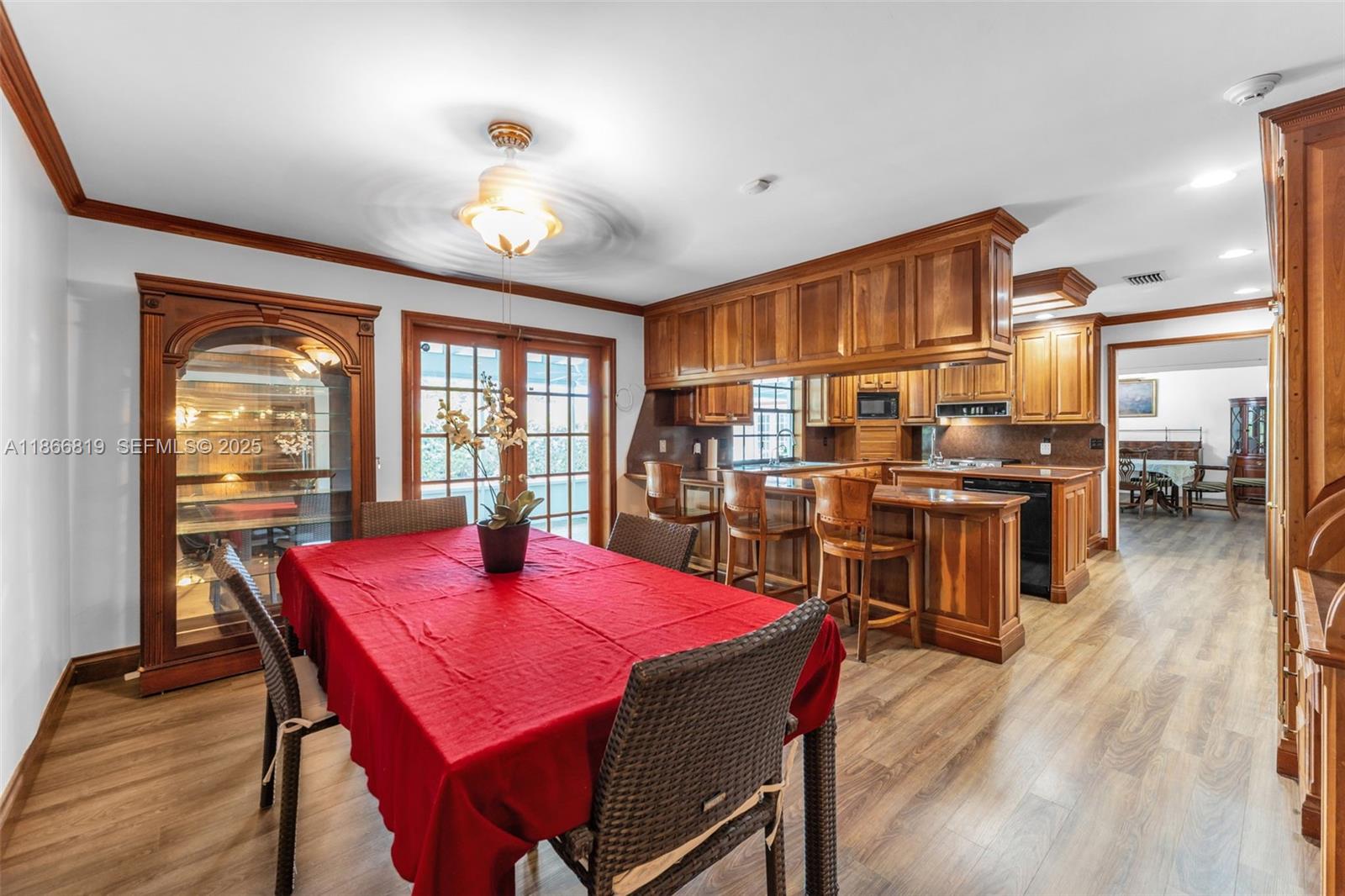 MELODY MANOR - Residential