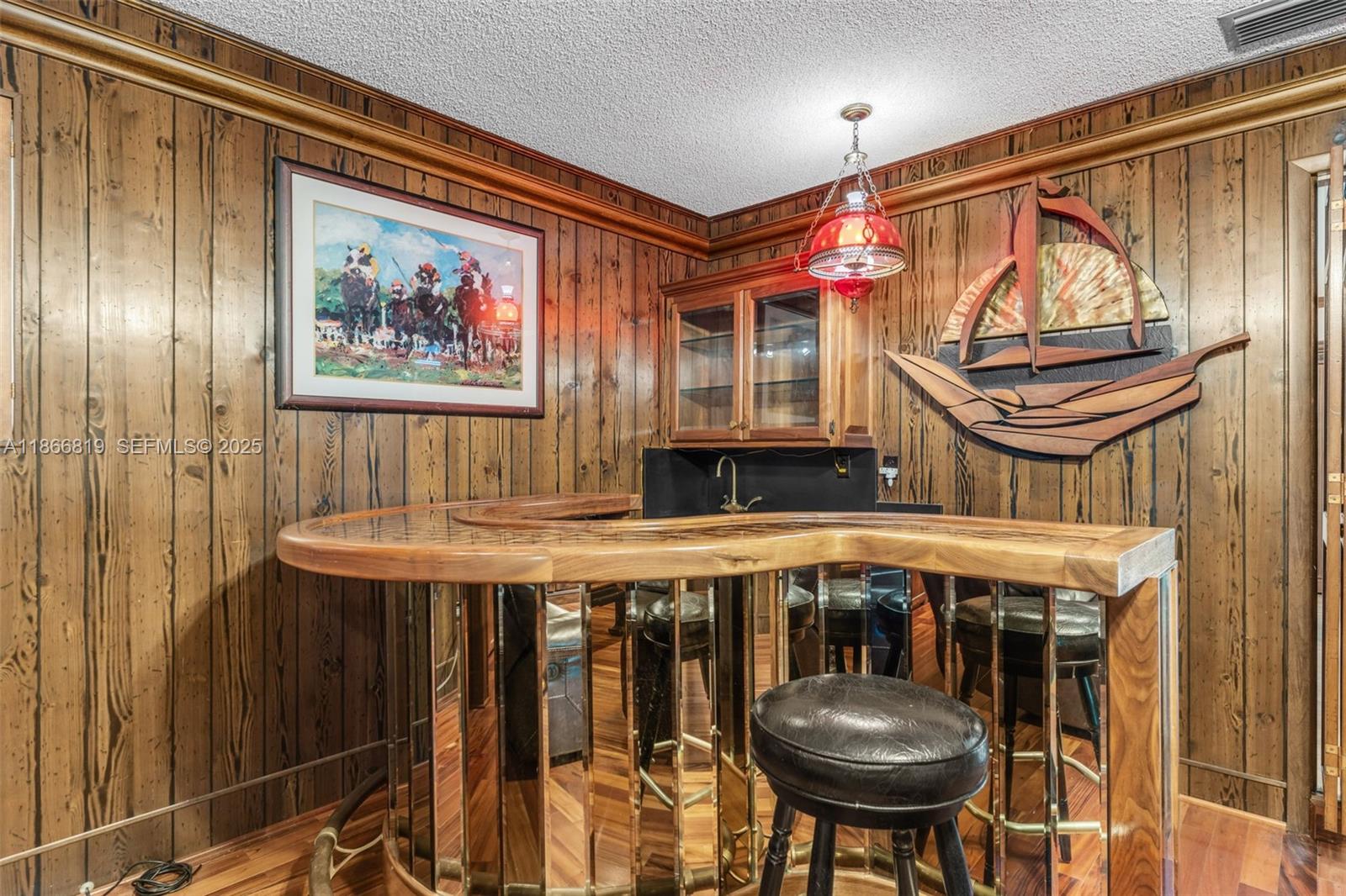 MELODY MANOR - Residential