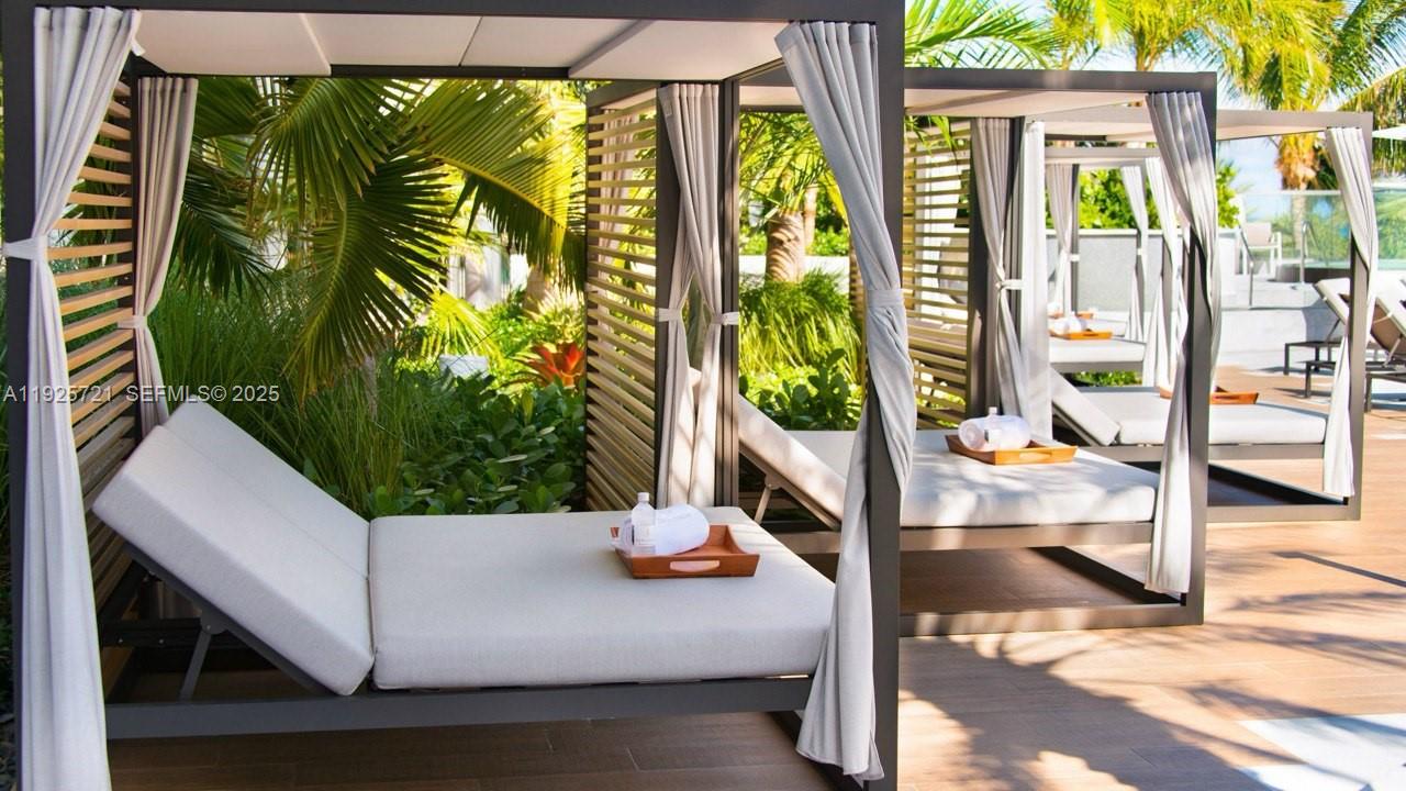 10295 COLLINS AVE RESDNTA - Residential