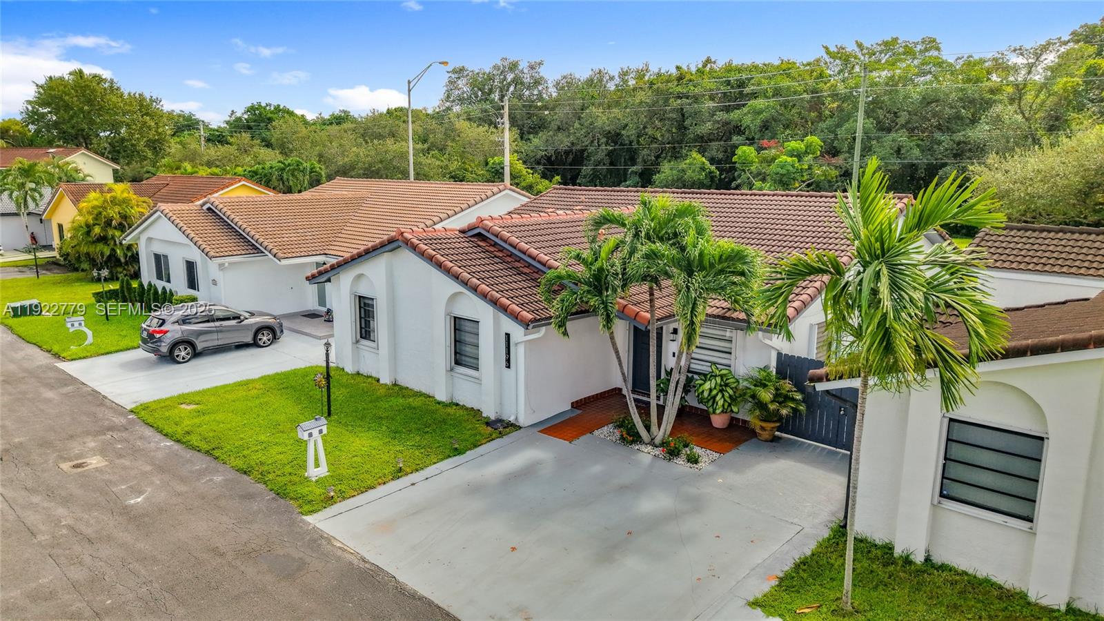 SUNSET WOODS - Residential