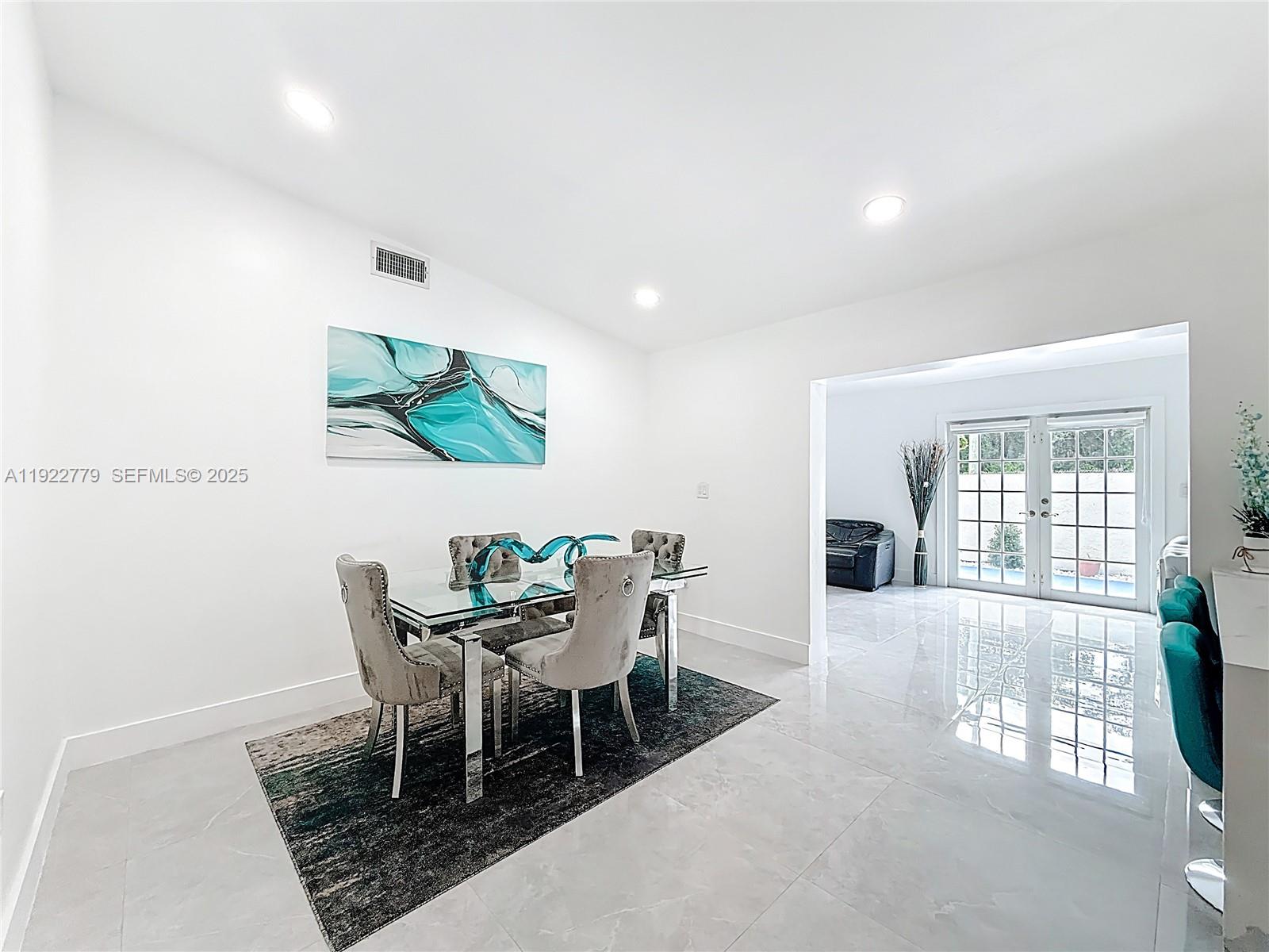 SUNSET WOODS - Residential