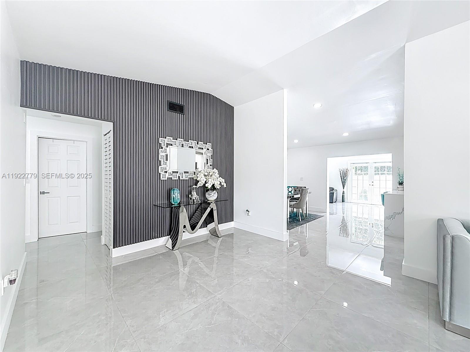 SUNSET WOODS - Residential