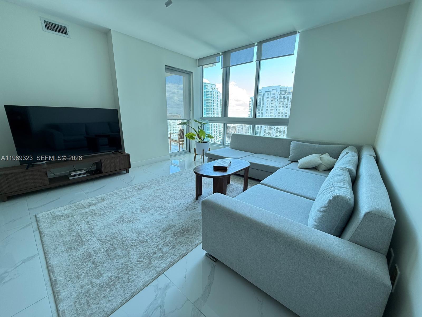 300 S Biscayne Blvd T-2806