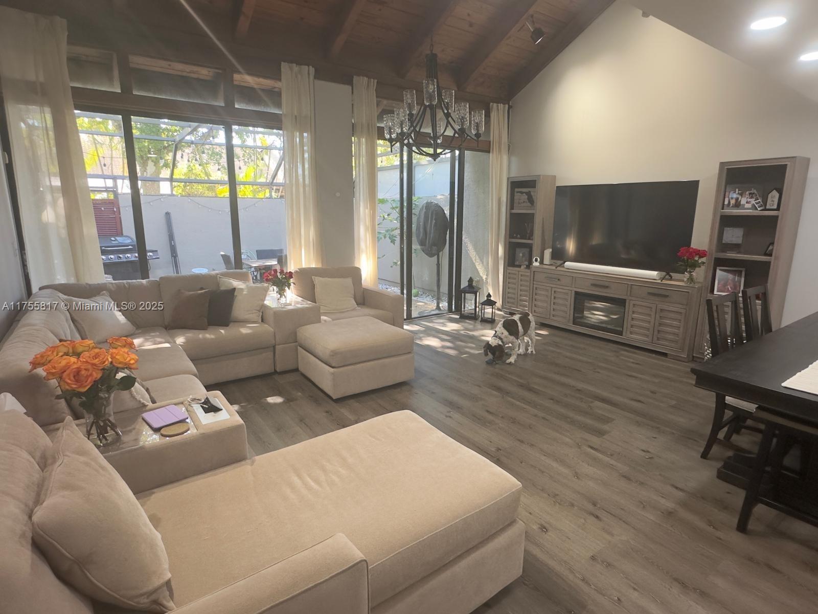 11000 Clubhouse Rd 11000, Pembroke Pines, Miami-Dade County, Florida - 3 Bedrooms  
2 Bathrooms - 