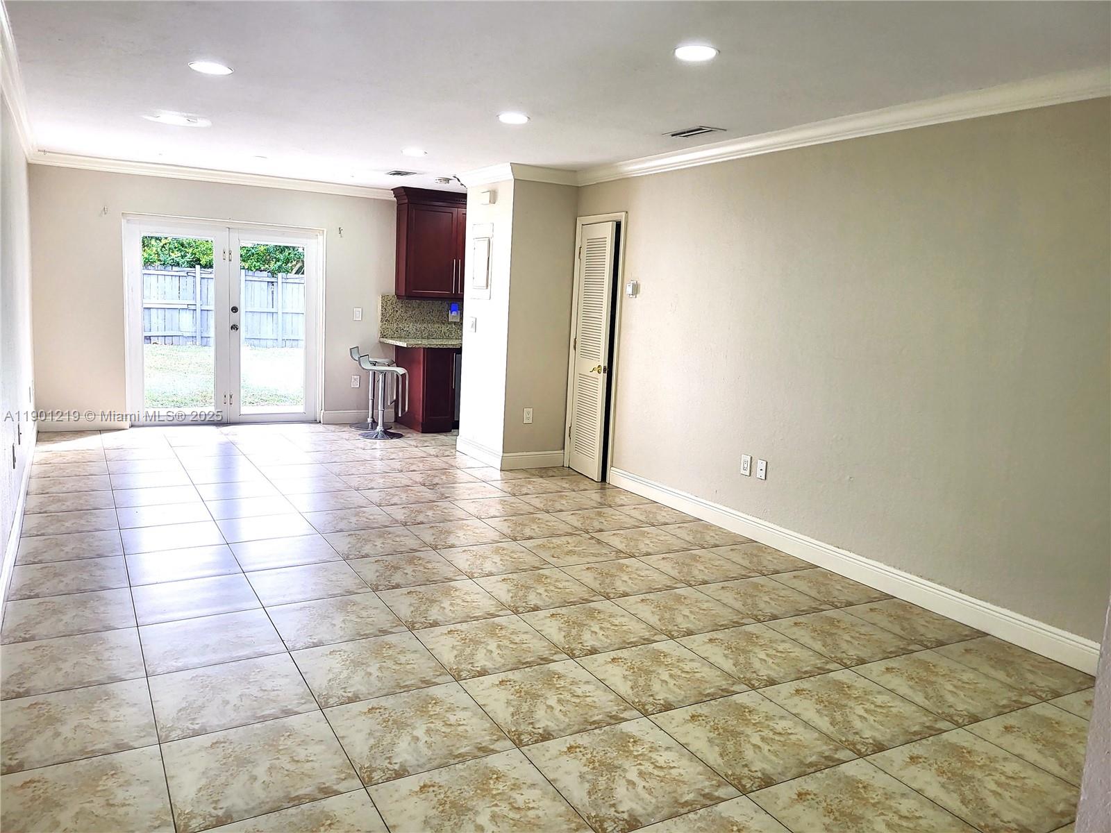 KENDALL LAKES EAST SECTIO - Residential Lease