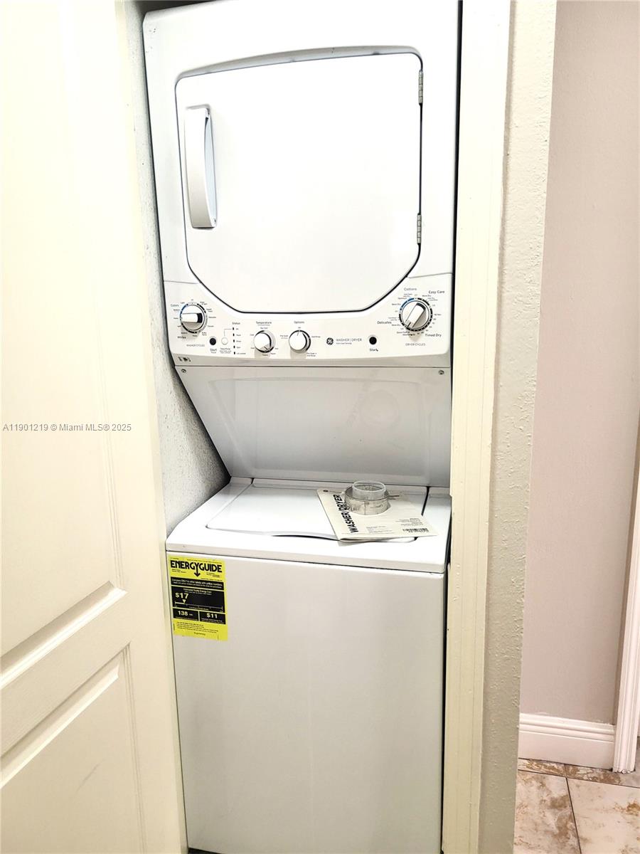 KENDALL LAKES EAST SECTIO - Residential Lease