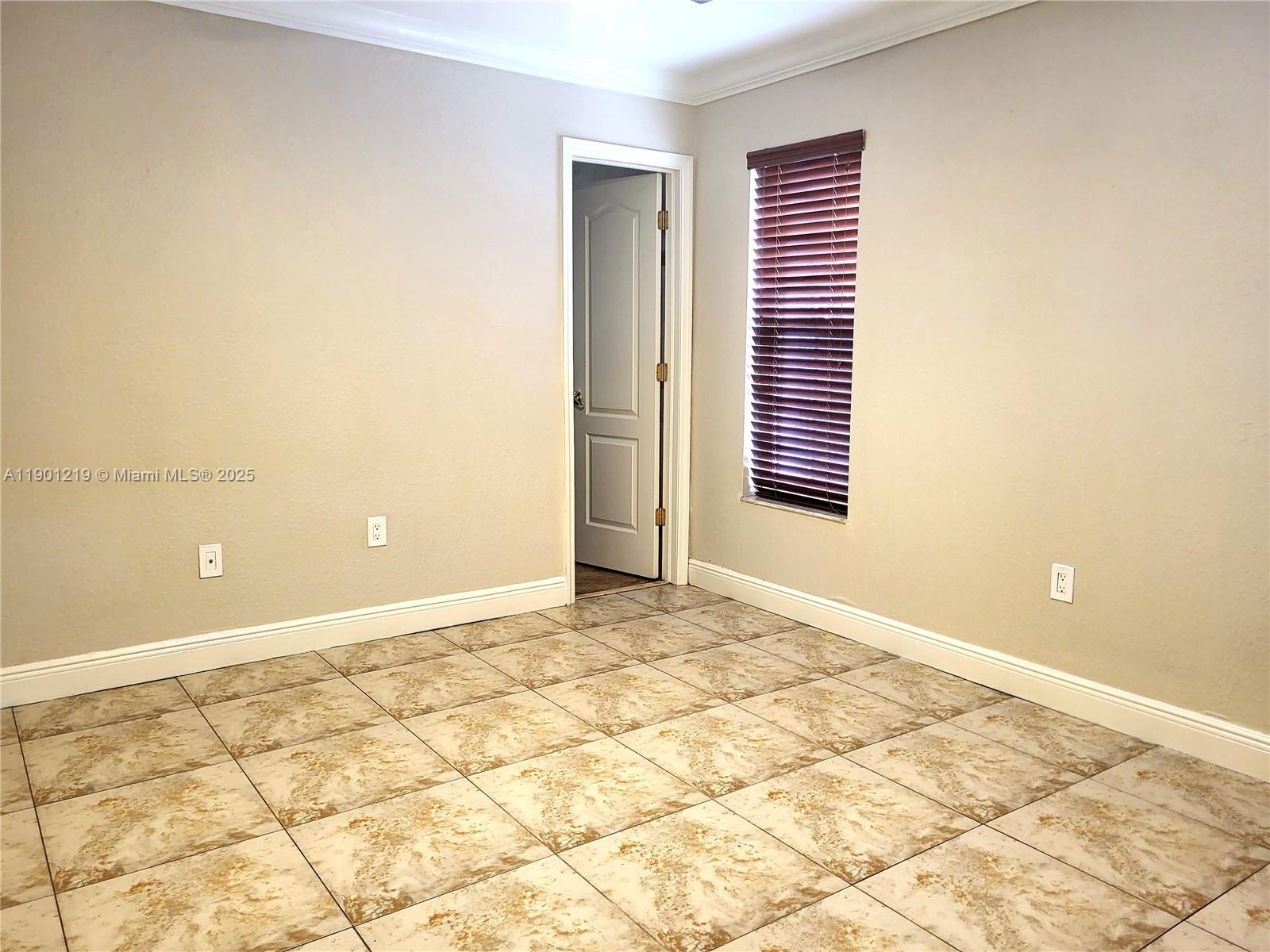 KENDALL LAKES EAST SECTIO - Residential Lease