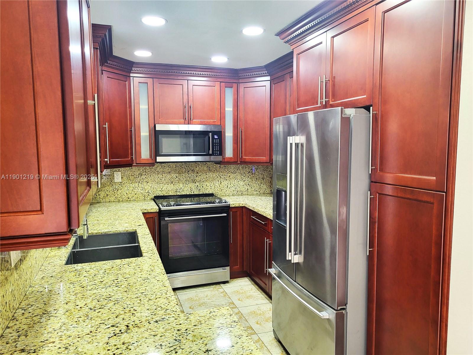 KENDALL LAKES EAST SECTIO - Residential Lease