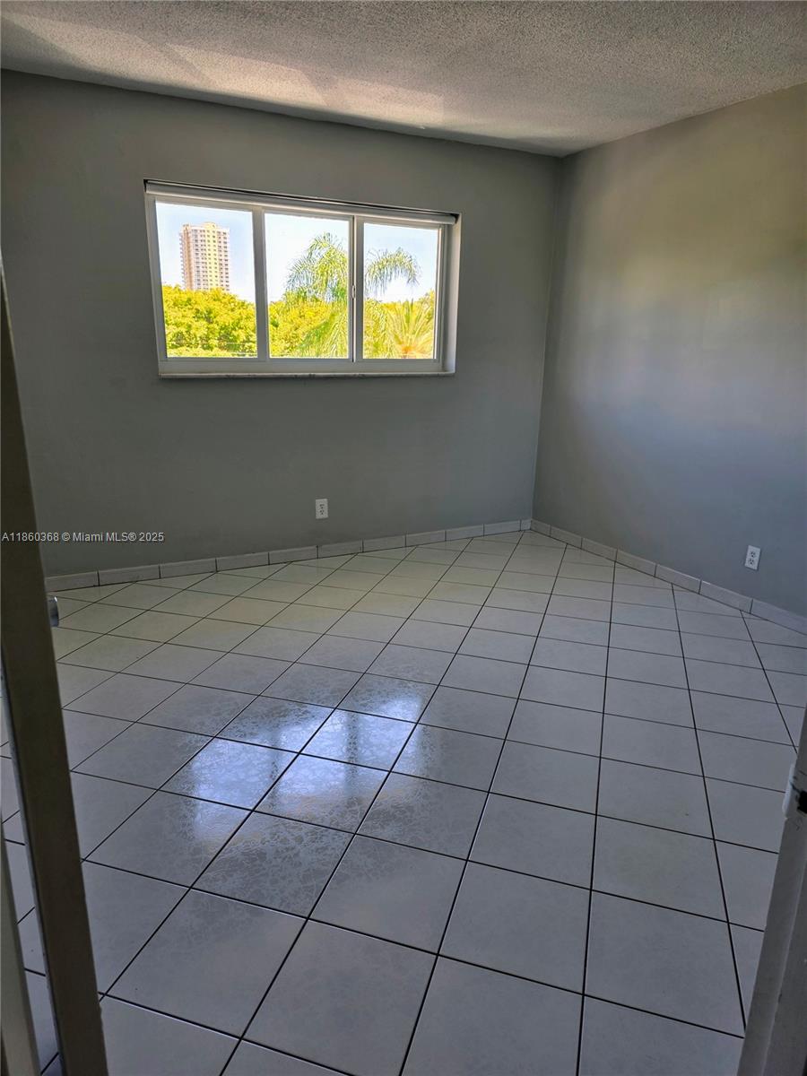 PARADISE VILLAS CONDO - Residential