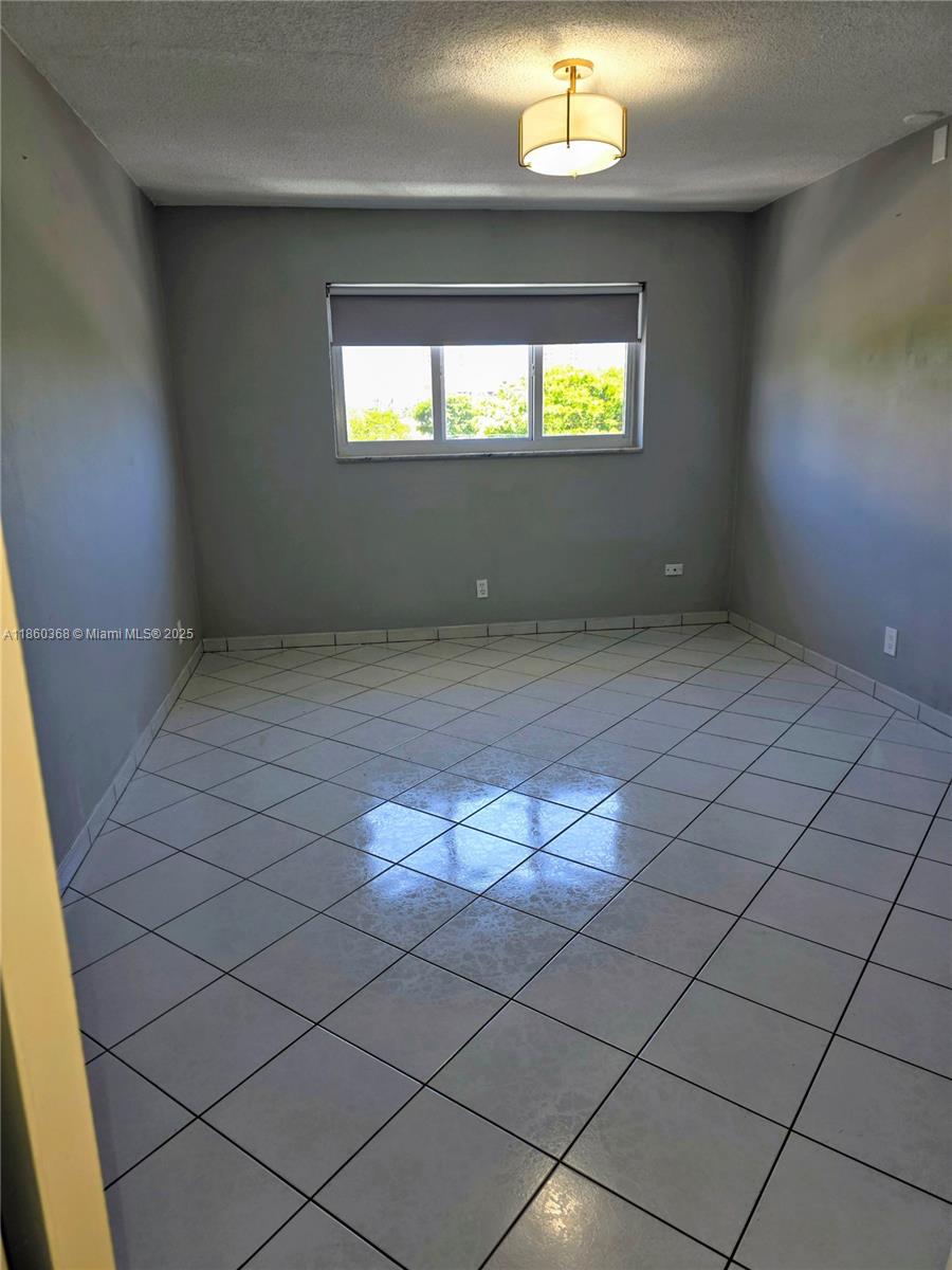 PARADISE VILLAS CONDO - Residential