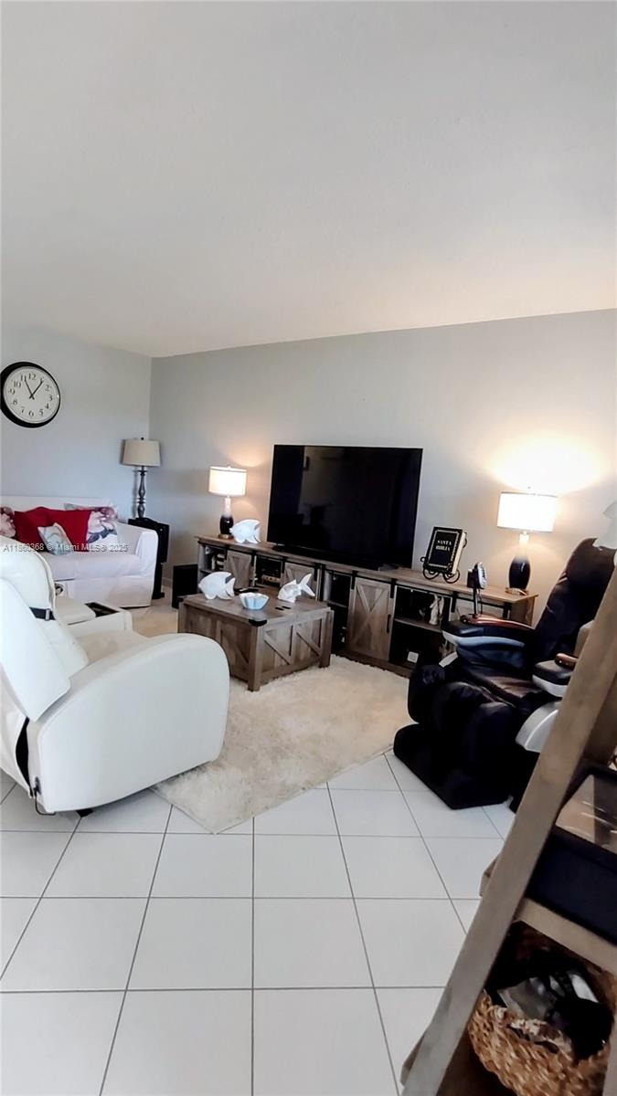 PARADISE VILLAS CONDO - Residential