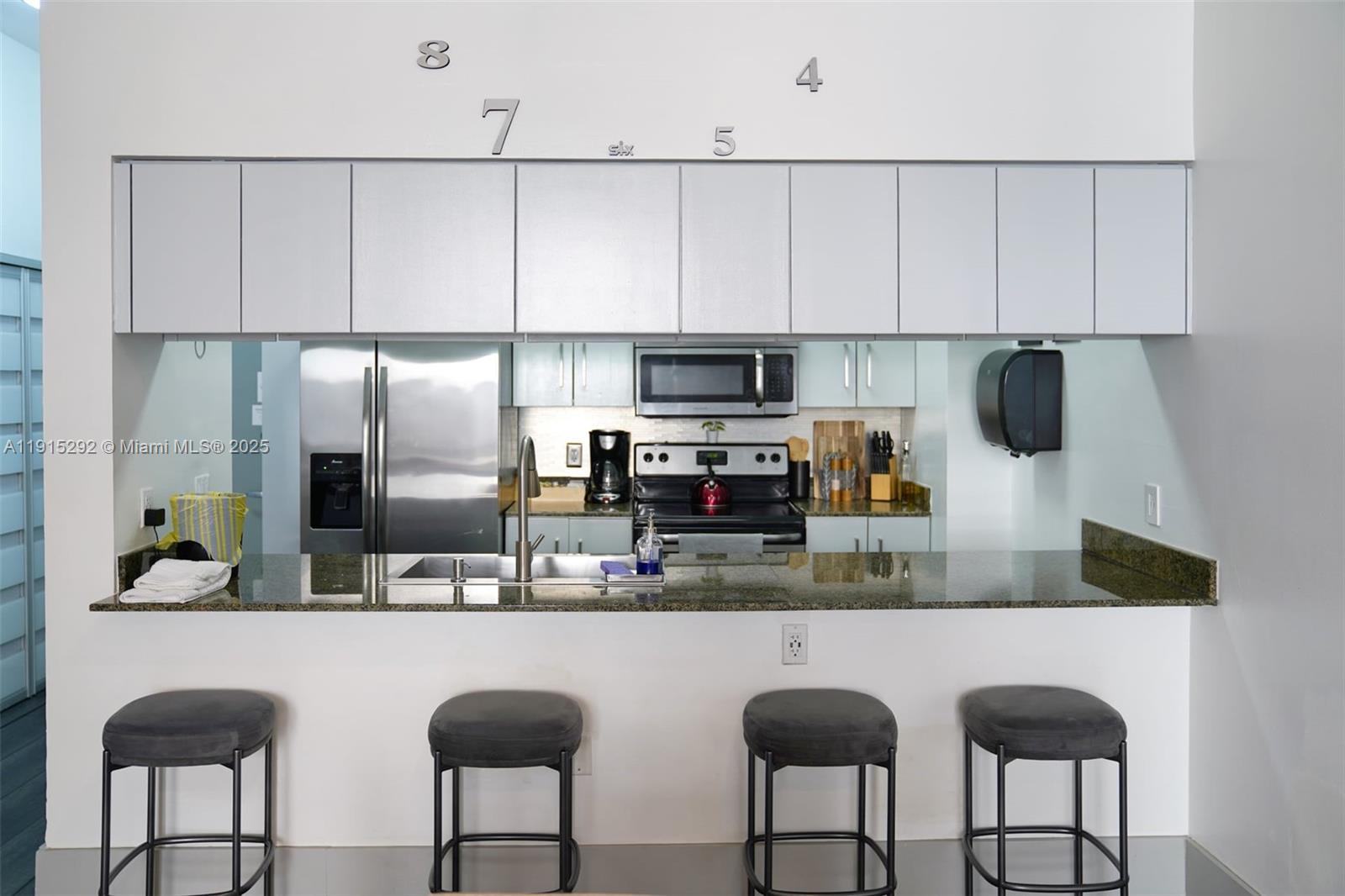 1200 Brickell Bay Dr 1406