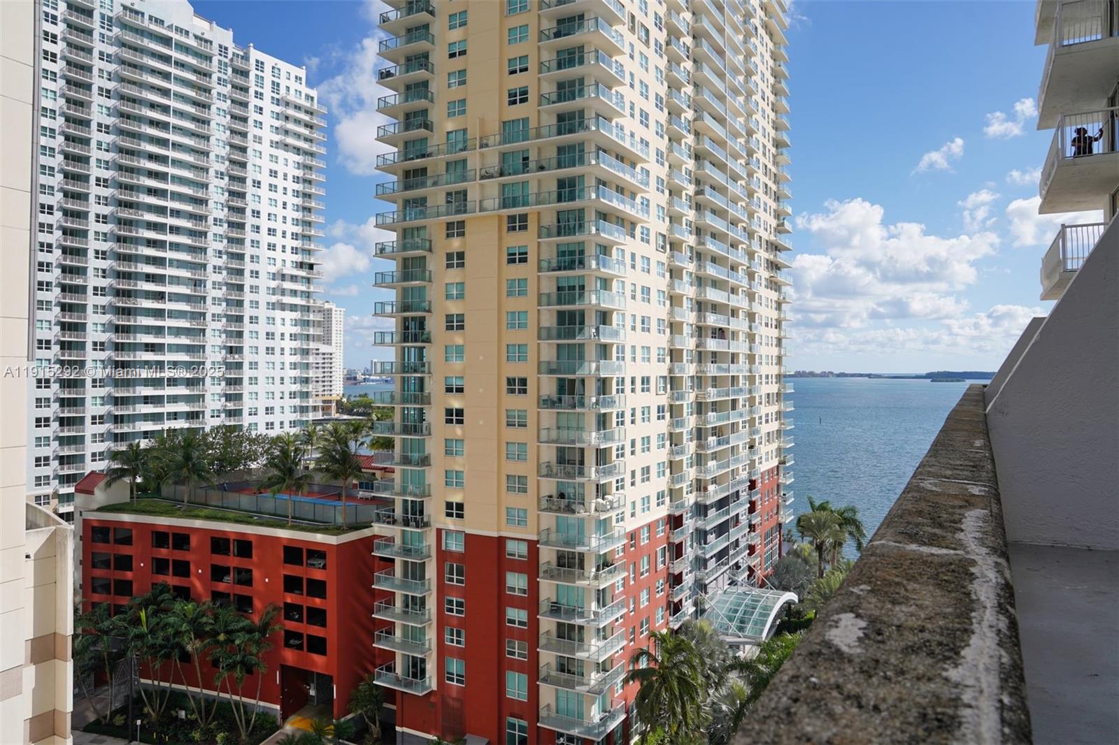 THE CLUB AT BRICKELL BAY - Residential