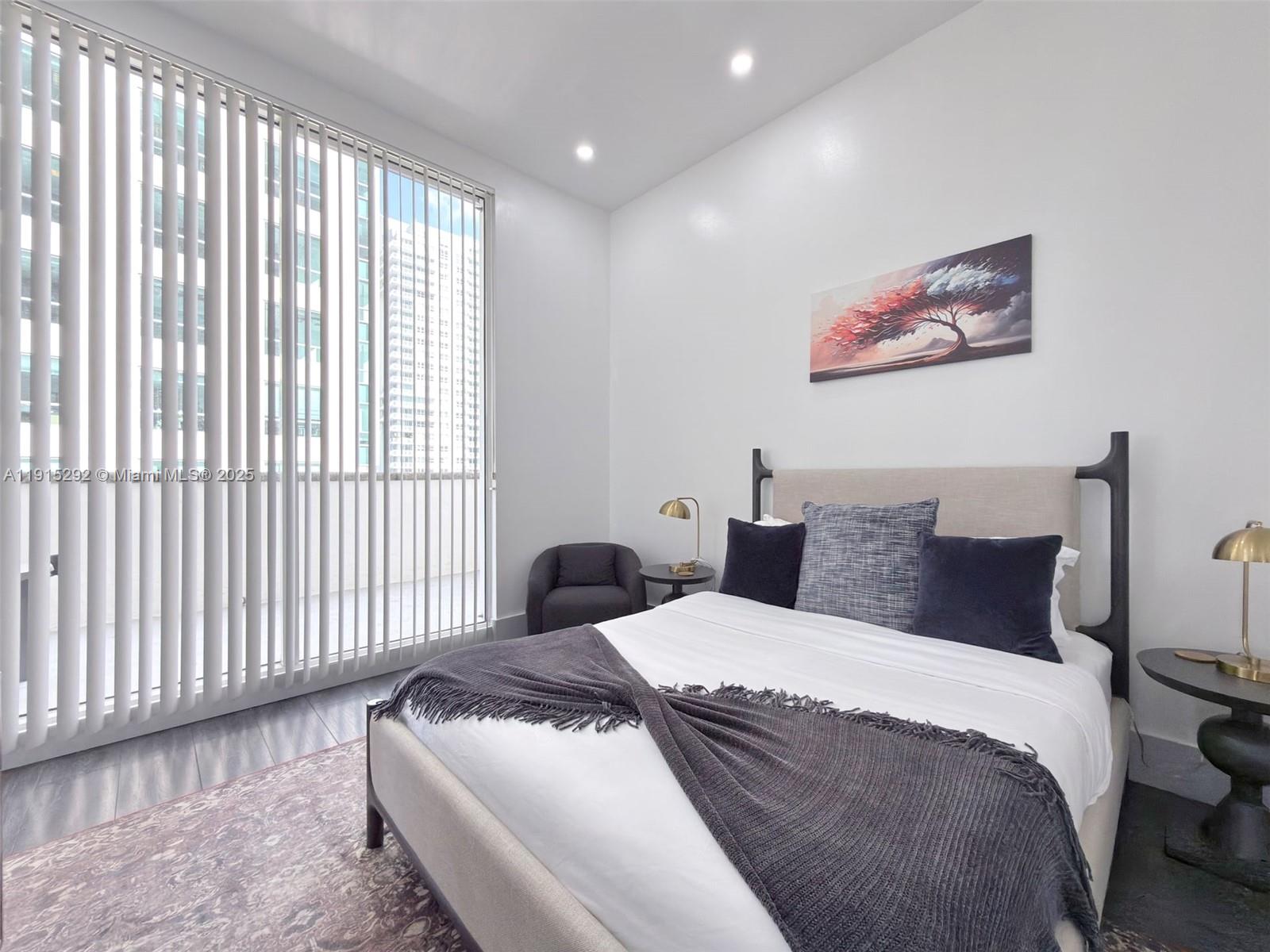 THE CLUB AT BRICKELL BAY - Residential