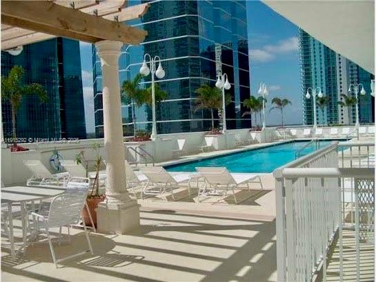 THE CLUB AT BRICKELL BAY - Residential