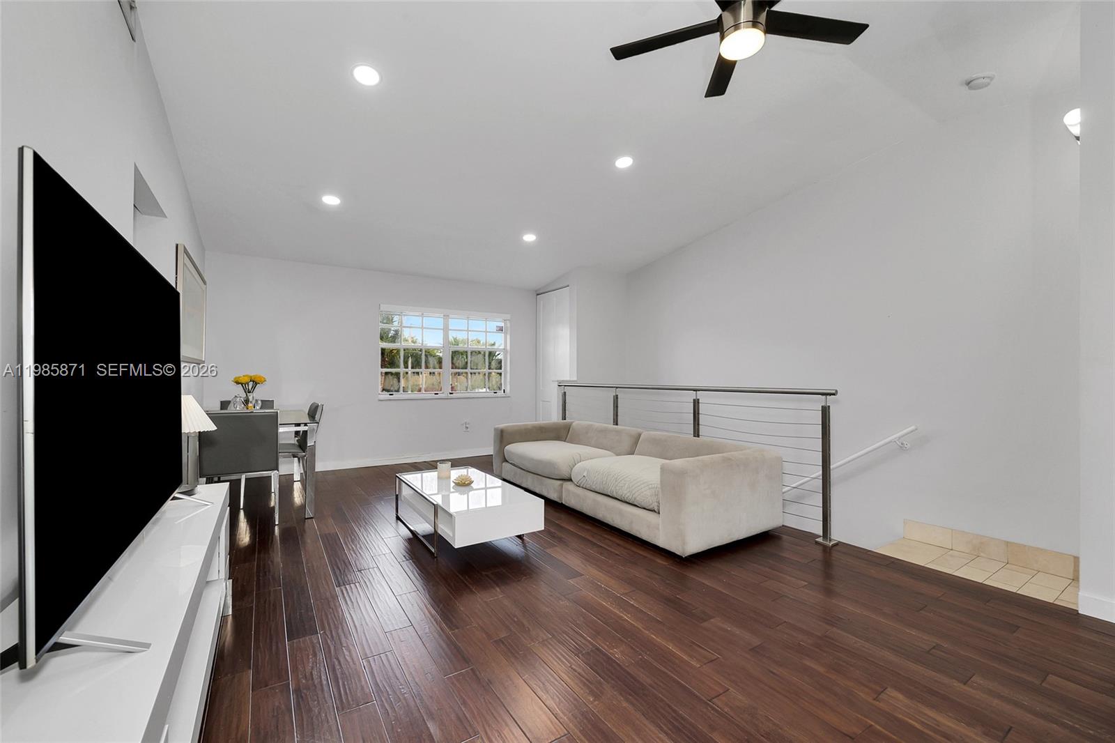 LAGO DEL REY CONDO - Residential