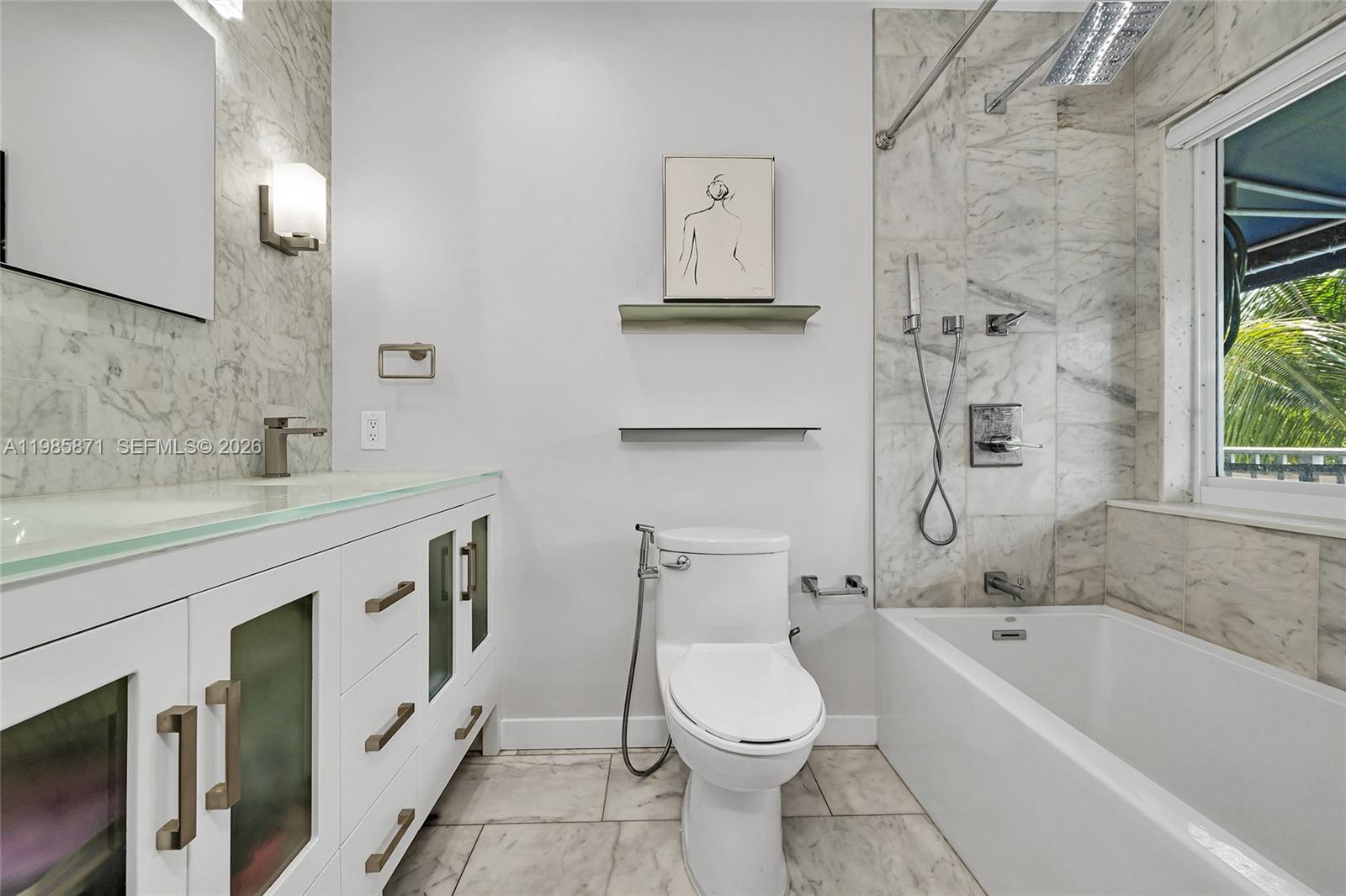 LAGO DEL REY CONDO - Residential