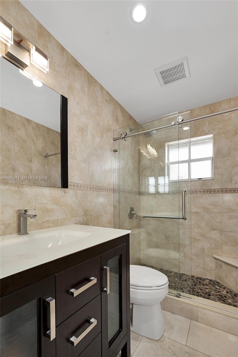 LAGO DEL REY CONDO - Residential