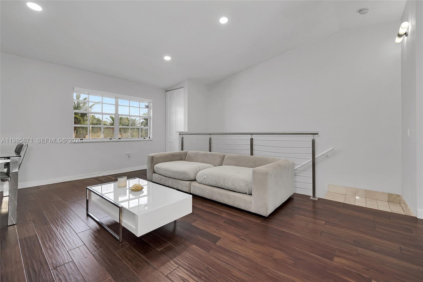 LAGO DEL REY CONDO - Residential