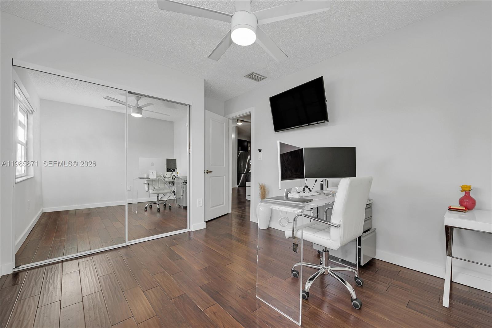 LAGO DEL REY CONDO - Residential