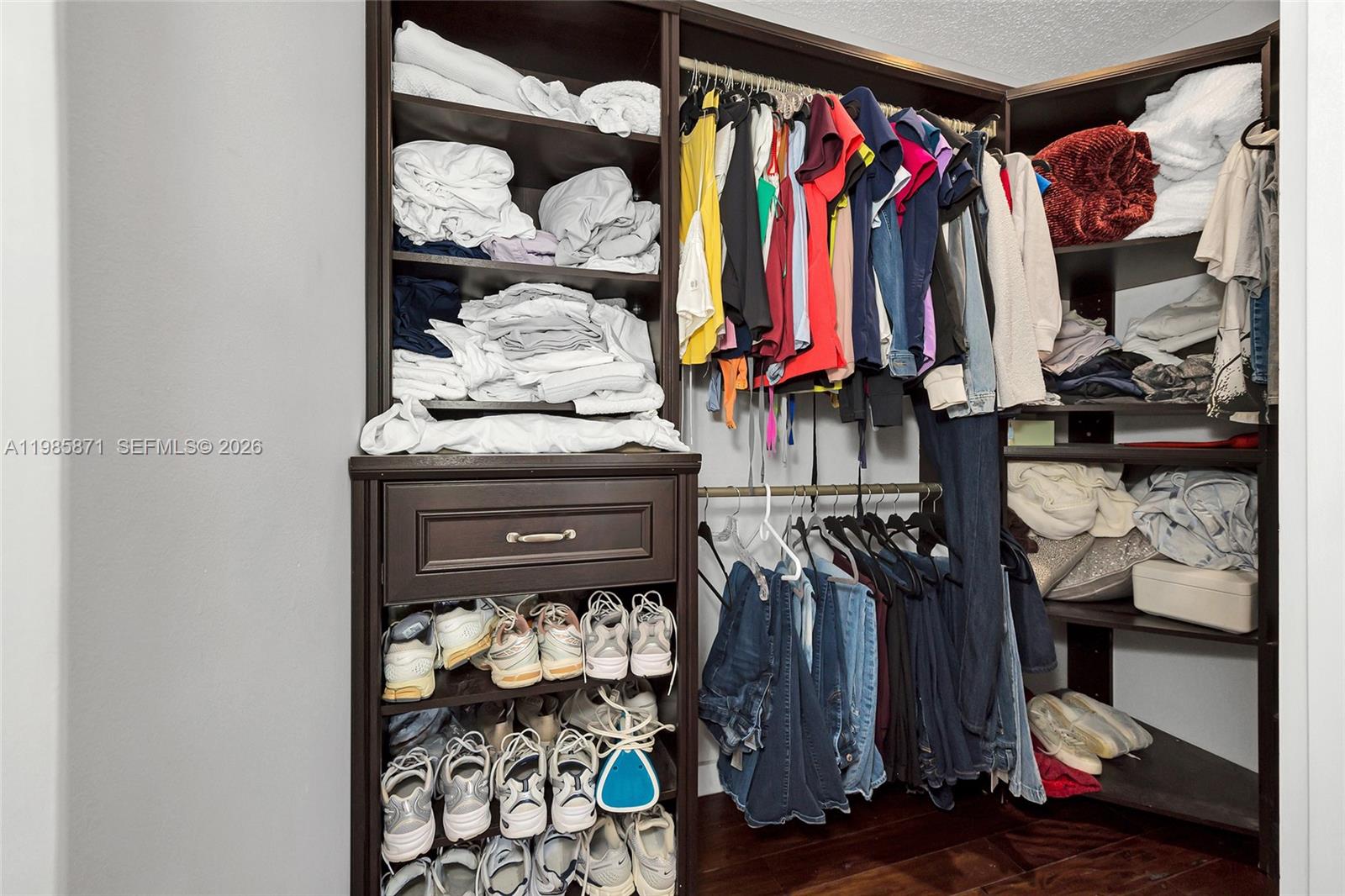 LAGO DEL REY CONDO - Residential