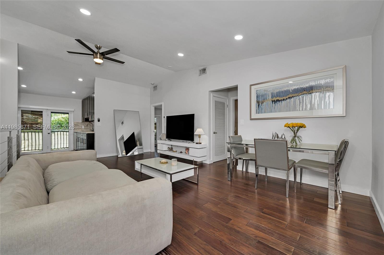 LAGO DEL REY CONDO - Residential