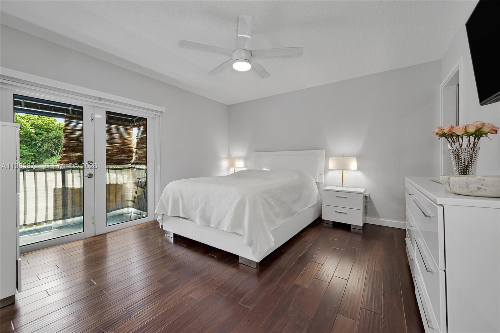 LAGO DEL REY CONDO - Residential