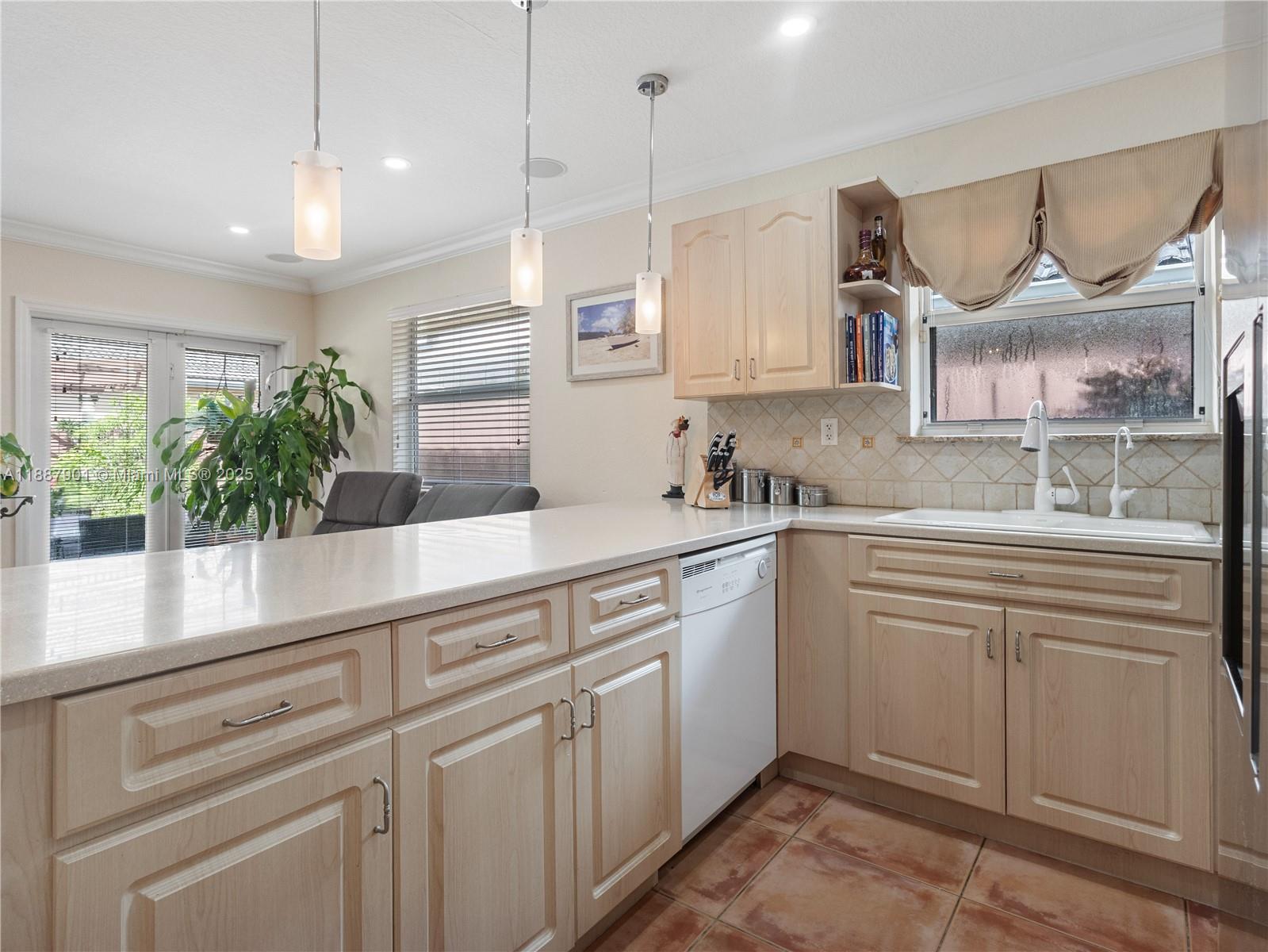 MC KEEVER TERR NO 3 - Residential