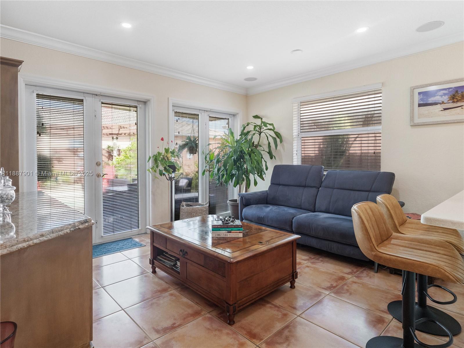 MC KEEVER TERR NO 3 - Residential