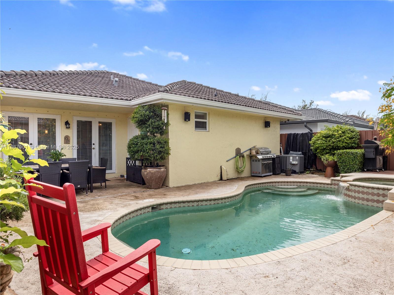 MC KEEVER TERR NO 3 - Residential