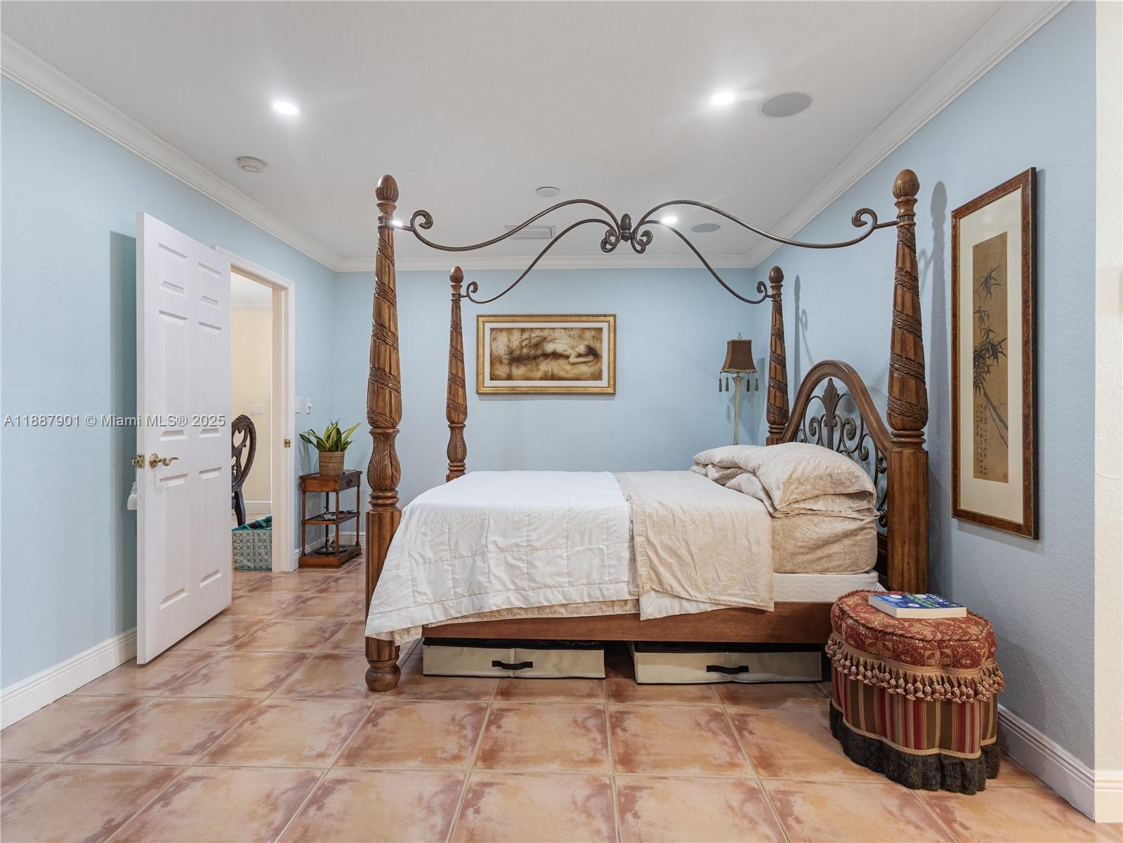 MC KEEVER TERR NO 3 - Residential