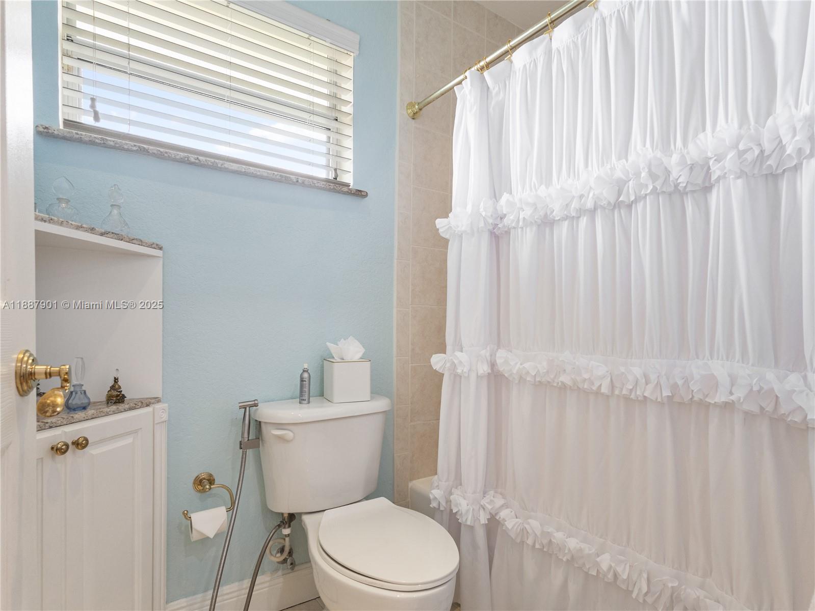 MC KEEVER TERR NO 3 - Residential