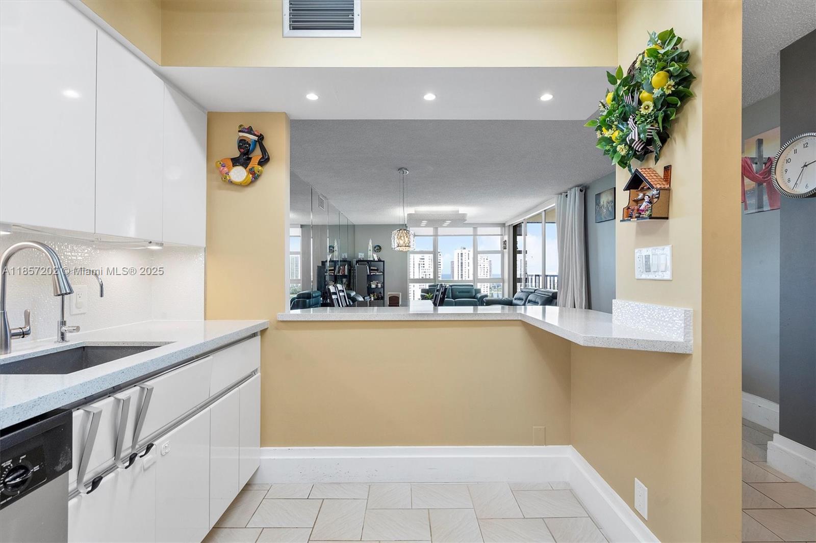 CORONADO CONDO- TOWER II - Residential