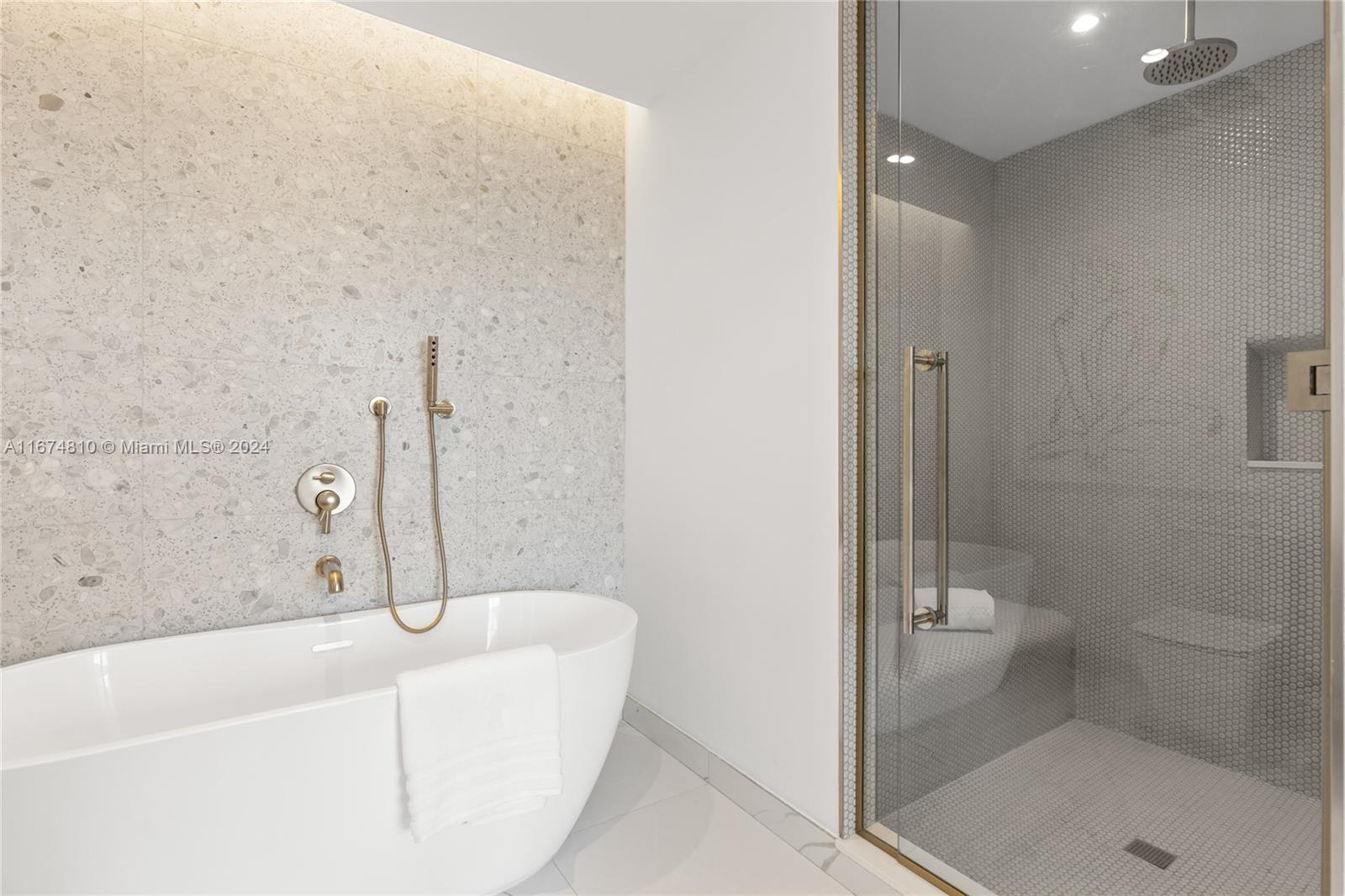 RHODES AMD NEW BISC - Residential