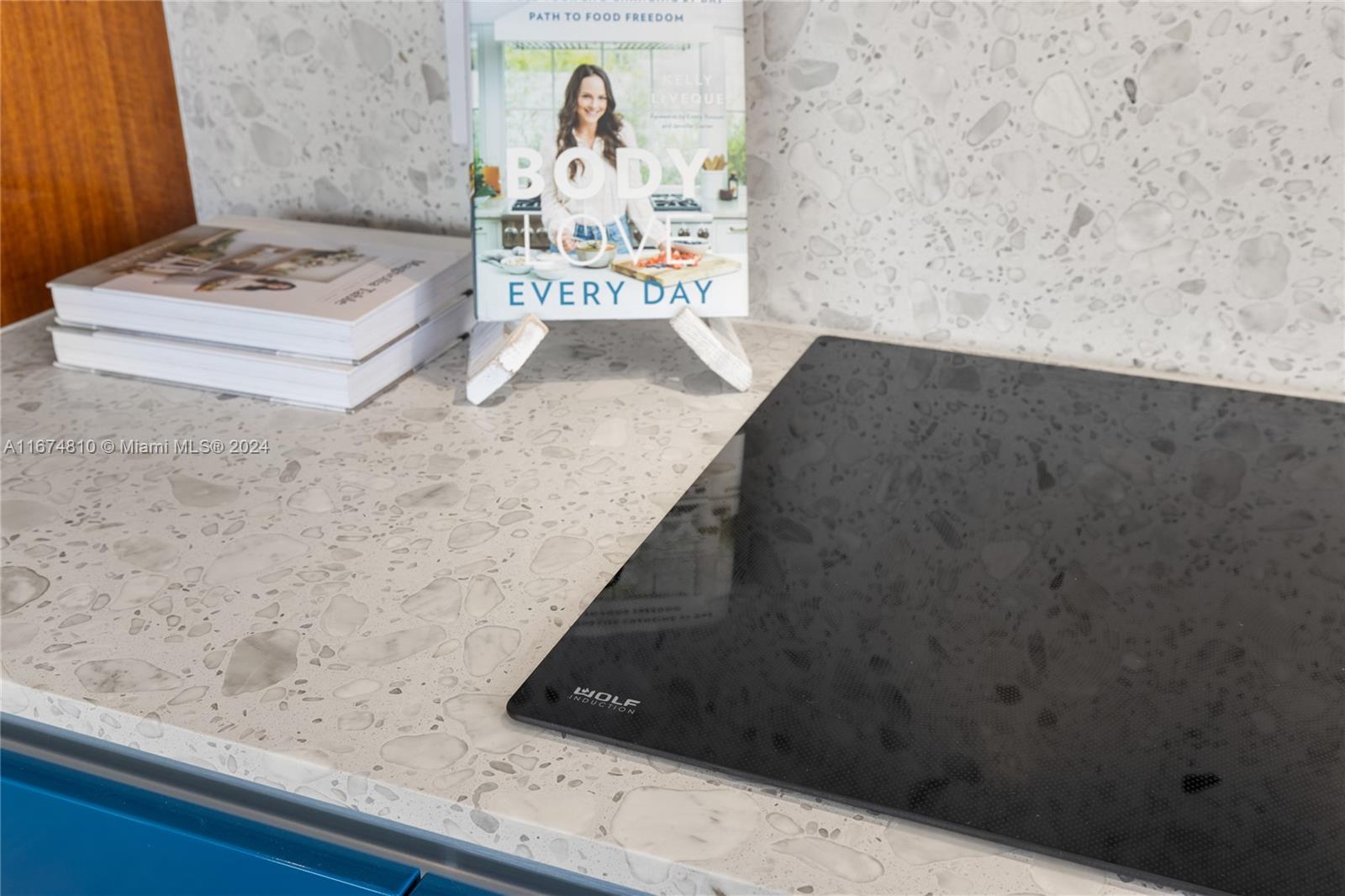 RHODES AMD NEW BISC - Residential