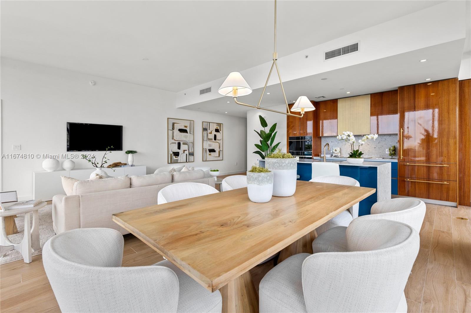 RHODES AMD NEW BISC - Residential