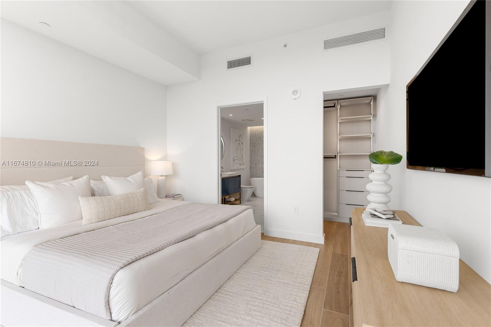 RHODES AMD NEW BISC - Residential