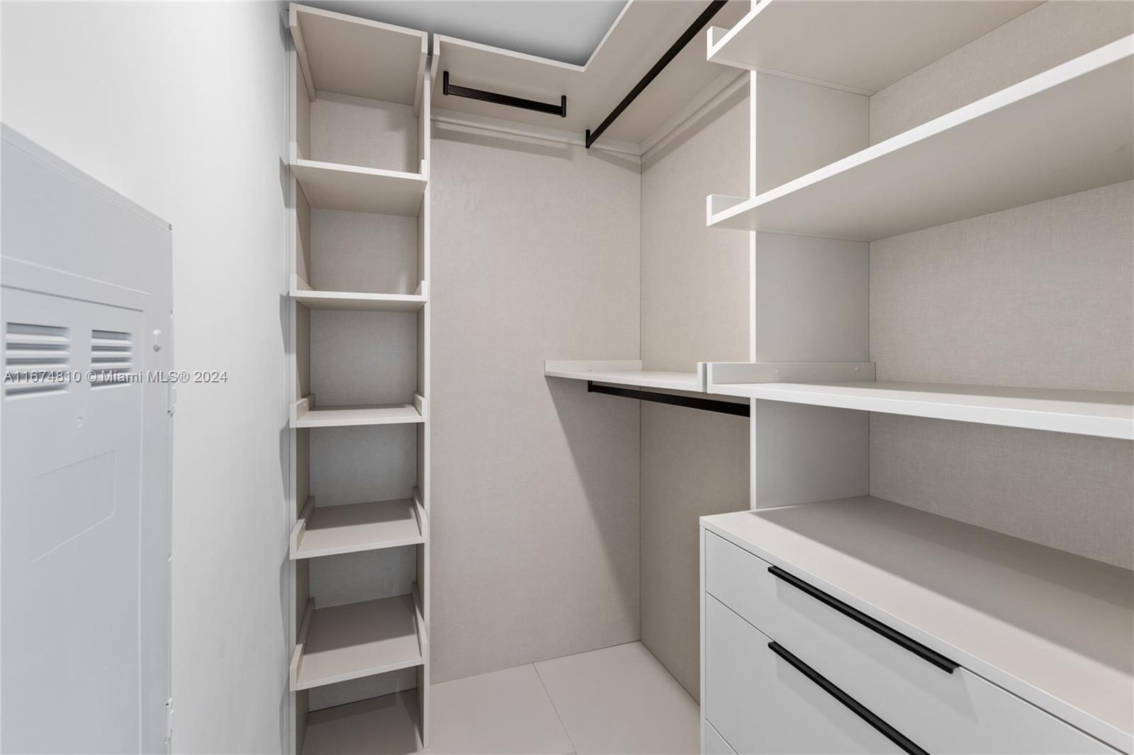 RHODES AMD NEW BISC - Residential