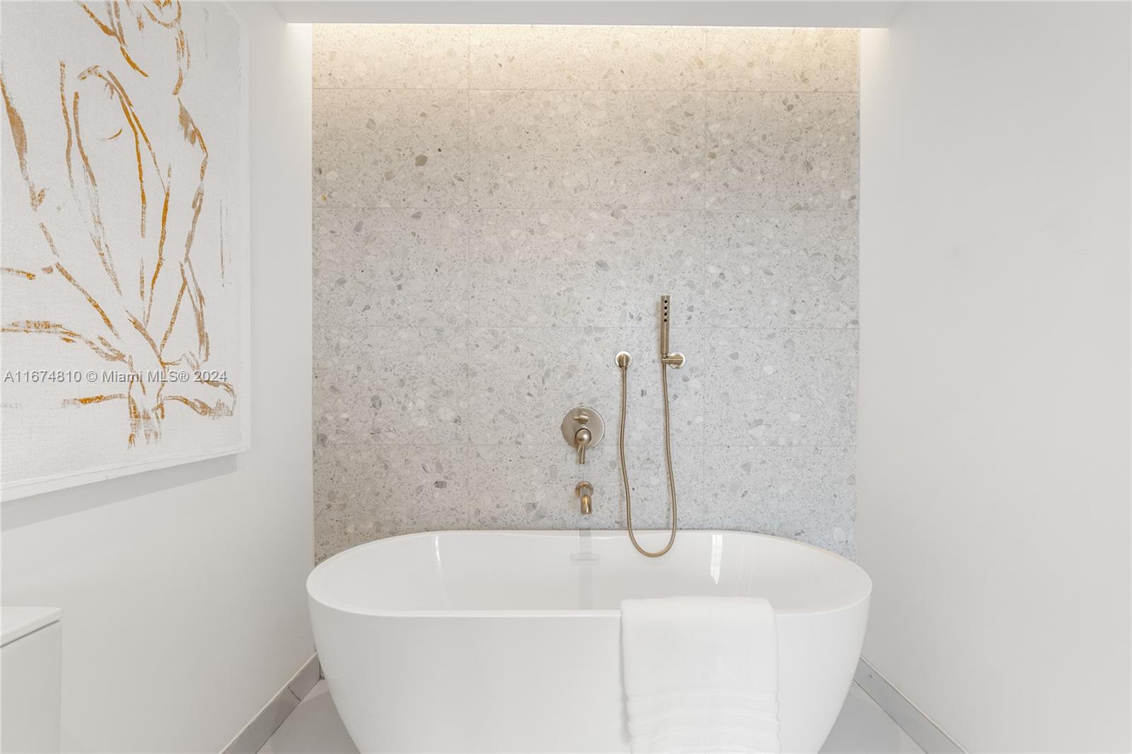 RHODES AMD NEW BISC - Residential