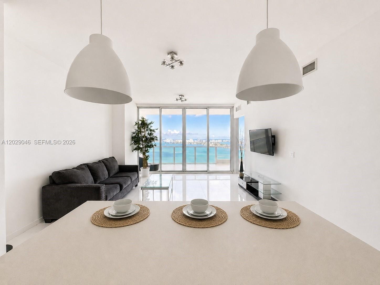 2020 N Bayshore Dr 2909