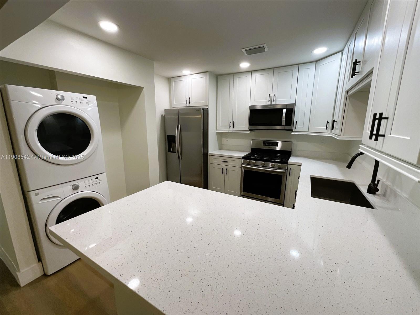 SNAPPER VILLAGE PH 2 SEC - Residential Lease