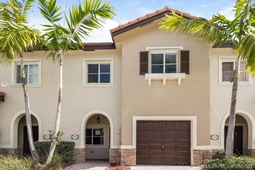 This 3 bed 2 Bath Condo is located in Lakes By the Jay Bay- Home was built in 2005. Bring your renovation ideas and make this your dream home.