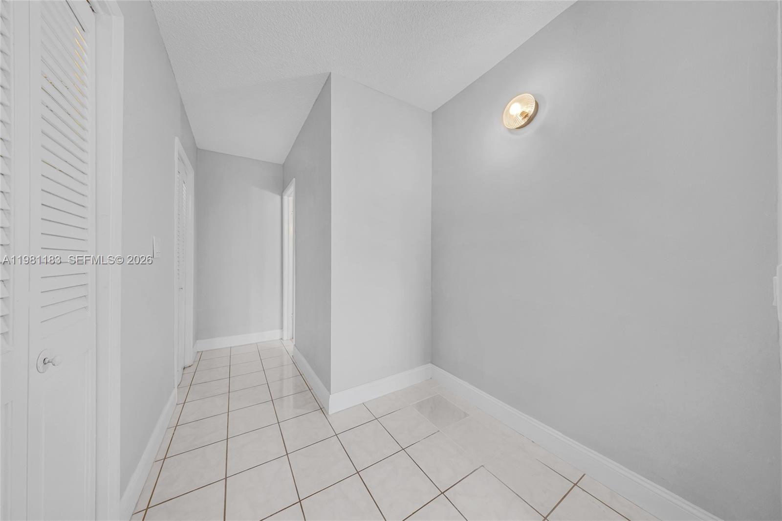 HILLCREST EAST NO 22 COND - Residential